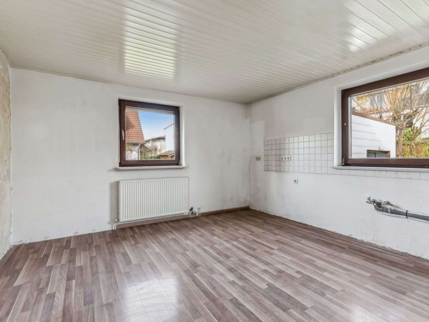 Immobilie in Eichenau - Charmante Doppelhaushälfte mit Renovierungsbedarf auf großzügigem Grundstück in Eichenau - Bild 7