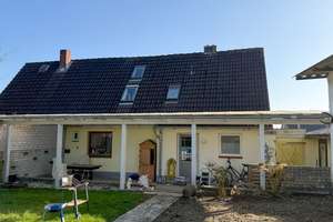 Solarthermie zur Warmwasserversorgung! Teilunterkellerte Doppelhaushälfte mit Garage und Terrasse – Die vollständige Adresse der Immobilie erhältst du vom Anbieter., 24966 Sörup – Vorschaubild 4