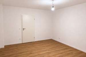OFFENE BESICHTIGUNG – Stilvolle 2-Zimmer-Wohnung mit Balkon in Mönchengladbach-Holt! – Kabel Straße 104, 41069 Westend, Mönchengladbach – Vorschaubild 3