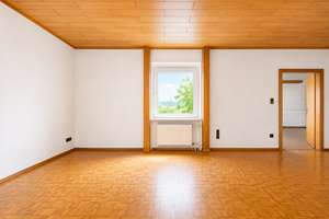 Wohnen wie im eigenen Haus: 3,5 Zimmer auf ca. 110 m² mit eigenem Eingang, Hof, Garten & Garage