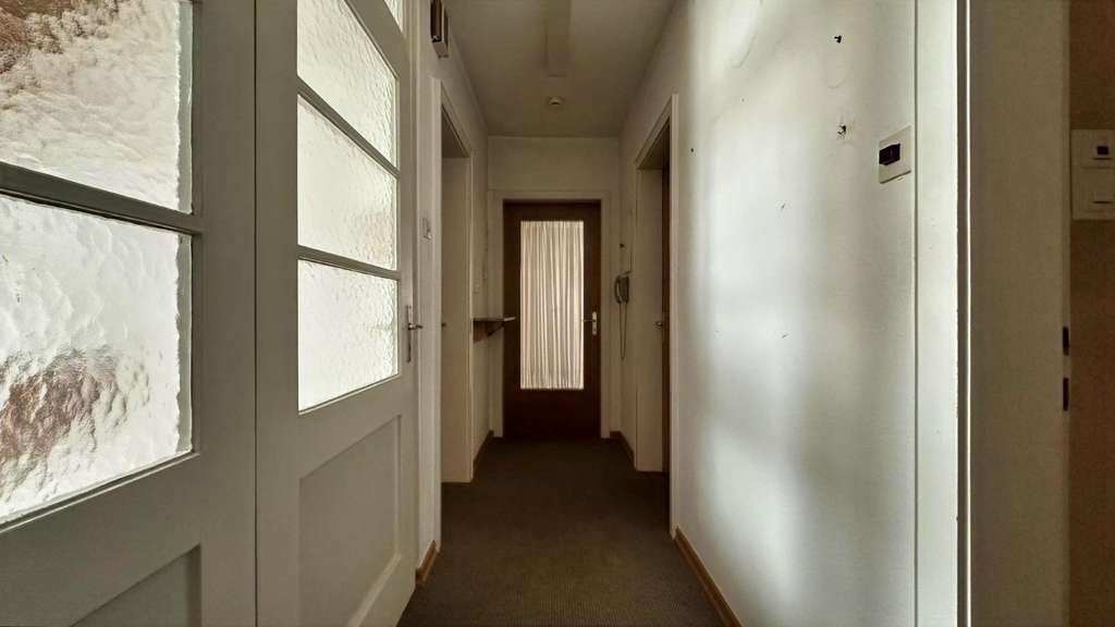 Immobilie in Metzingen - Raum für Ideen. Doppelhaushälfte mit getrennten Wohneinheiten, Garten und großem Potenzial - Bild 2