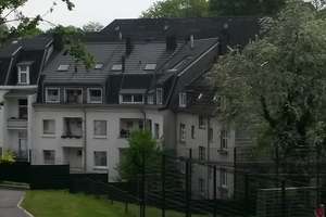 HAUS IM HAUS AUF EINER EBENE --- großzügige und helle Dachgeschosswohnung mit attraktivem Grundriss – Die vollständige Adresse der Immobilie erhältst du vom Anbieter., 42277 Oberbarmen, Wuppertal – Vorschaubild 2