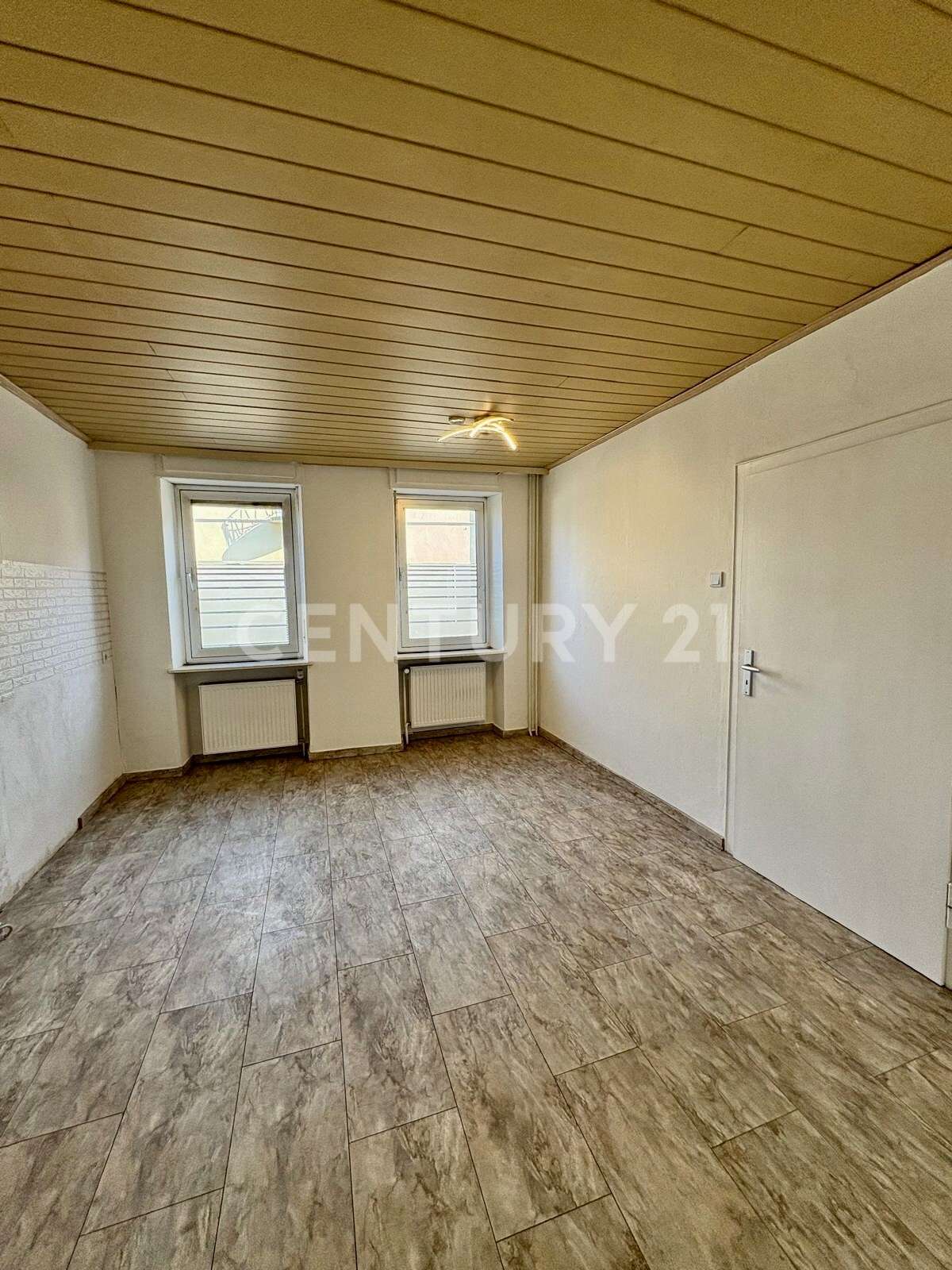 Immobilie in Schönenberg-Kübelberg - Geräumiges 1-2 Familienhaus in zentraler Lage - viel Platz für Ihre Ideen! - Bild 14