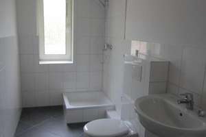 Anmietung im Mai! Ansprechende Single-Whg: Große Räume, kleinere Küche (ohne EBK) und Balkon! – Rudolphiplatz 1, 22305 Barmbek-Nord, Hamburg – Vorschaubild 3