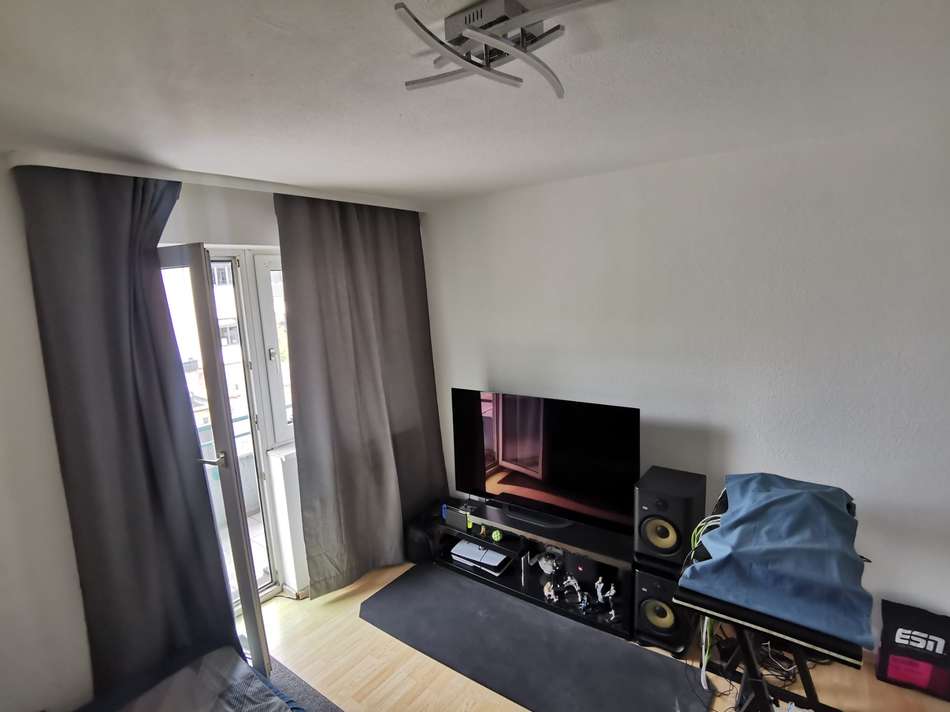 Wohnzimmer Richtung Balkon
