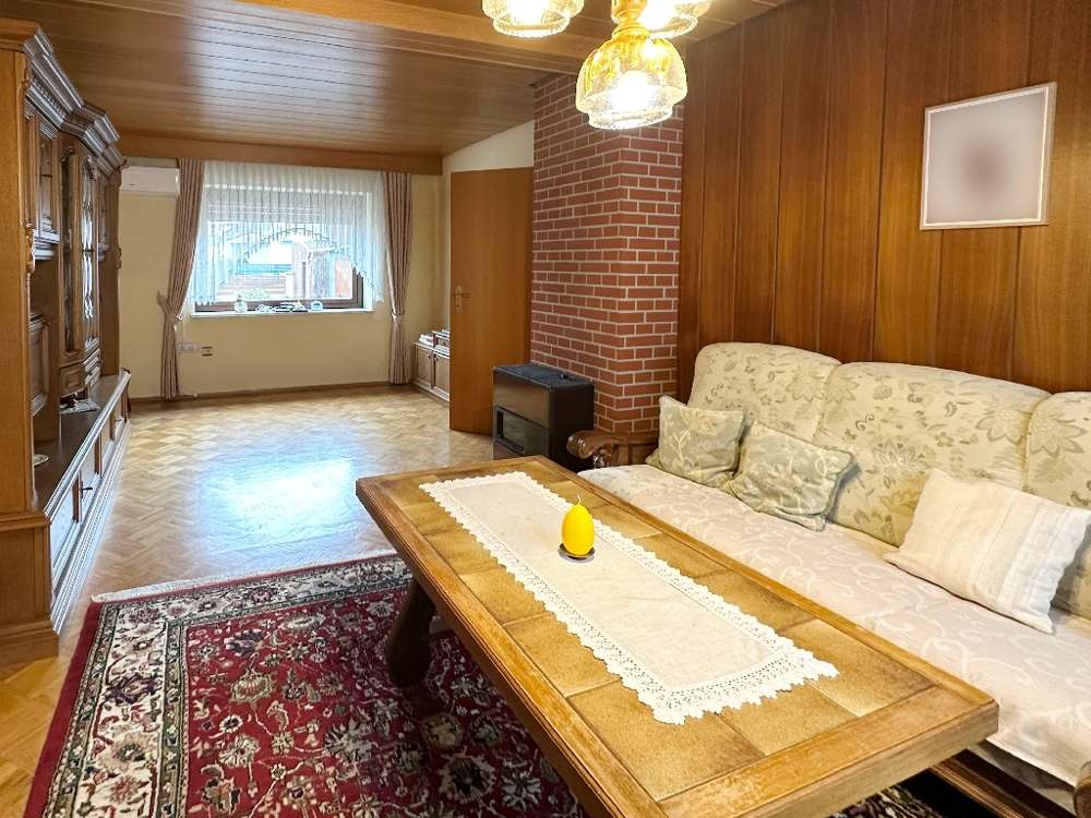 Immobilie in Oberhausen-Rheinhausen - Solides Zweifamilienhaus mit Ausbaureserve und Hof – perfekt für Familien oder kreative Selbstgestal - Bild 8