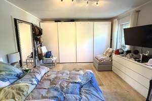 Helle Erdgeschosswohnung mit Wintergarten, großer Terrasse und wunderschönem Garten in München-Laim – Die vollständige Adresse der Immobilie erhältst du vom Anbieter., 80686 St. Ulrich, München – Vorschaubild 9