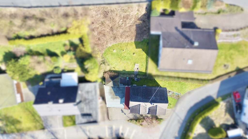 Immobilie in Kirchen (Sieg) - **Gepflegtes Wohnhaus für die ganze Familie in attraktiver Lage** - Bild 2