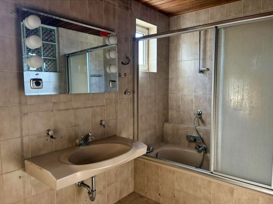 Badezimmer im Obergeschoss