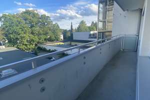 * Laim * 3-Zimmer Wohnung mit offener Küche * EBK * Duschbad * Balkon * Parkett * – Fürstenrieder Str. 35, 80686 St. Ulrich, München – Vorschaubild 2