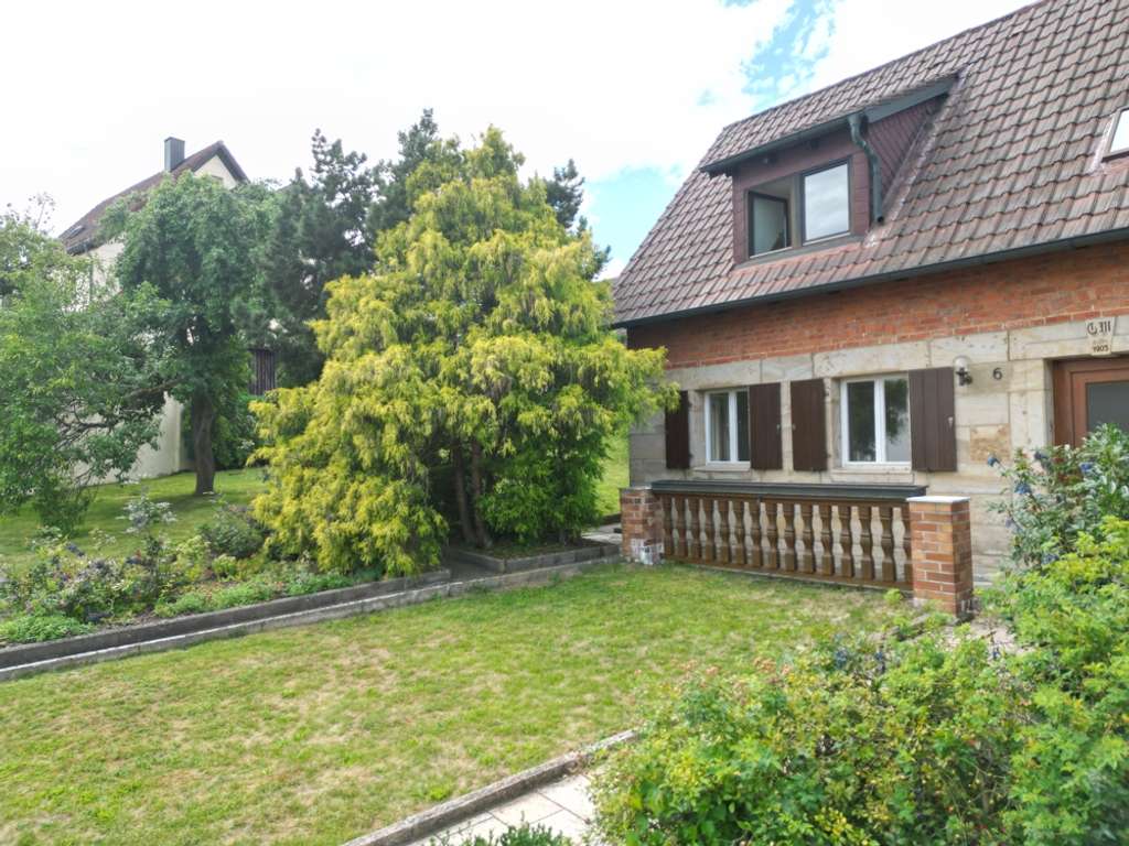 Immobilie in Heinersreuth - Charmantes Einfamilienhaus mit Garten, Scheune in beliebter Lage! Sofort frei! - Bild 1