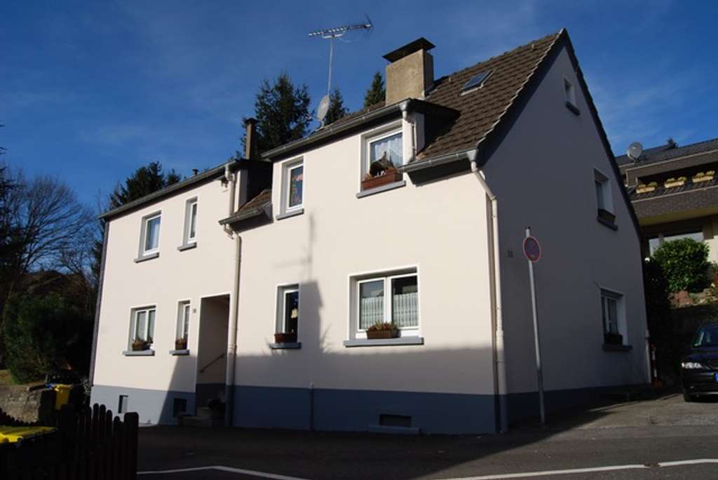 Mehrfamilienhaus in Solingen-Mitte Nähe Kotterstraße mit 2 Whg.