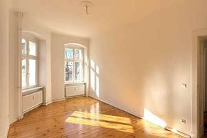 Klassischer Berliner Altbau: 57 m²- 2 Zimmer mit Dielen und hohen Decken im modernisierten Objekt