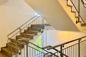 REAL HOUSE: Lichtdurchfluteter Wohntraum am Rhein | 3 Zimmer mit verglaster Loggia & Stellplatz – Die vollständige Adresse der Immobilie erhältst du vom Anbieter., 51063 Mülheim (Ortsteil), Köln – Vorschaubild 20