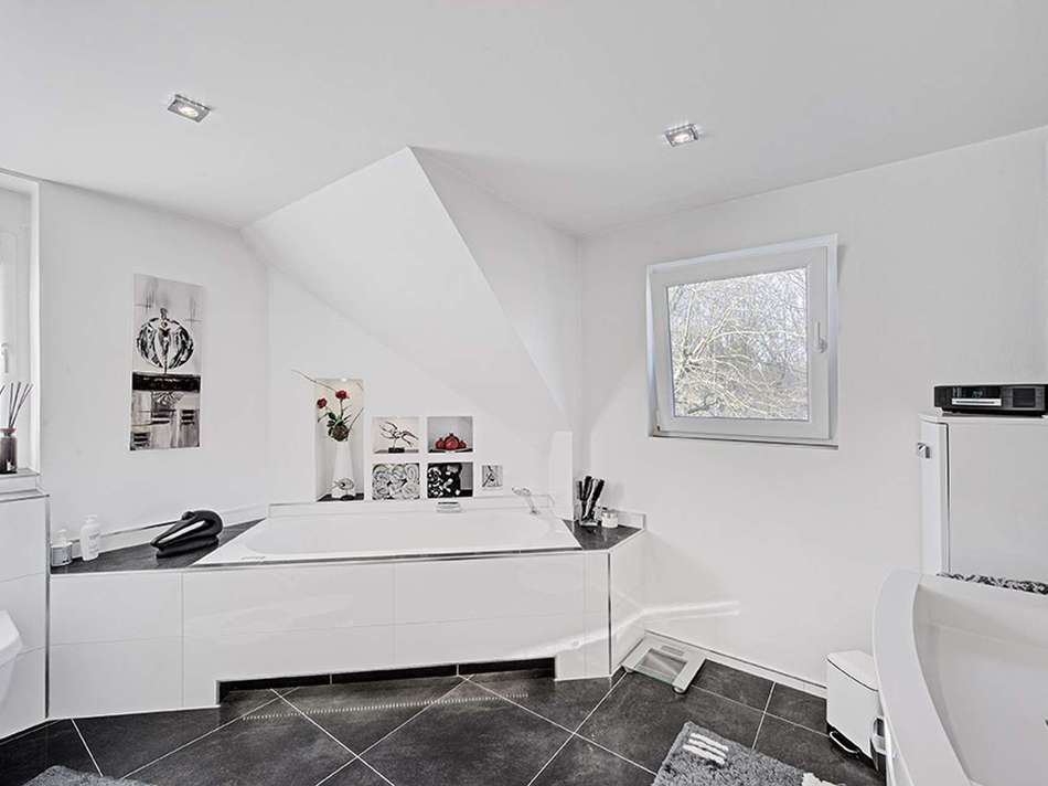 Modernes Badezimmer