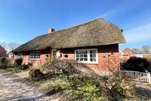 Nordfriesische Idylle: Reetdachkate mit Weitblick in Niebüll – Die vollständige Adresse der Immobilie erhältst du vom Anbieter., 25899 Niebüll – Vorschaubild 2