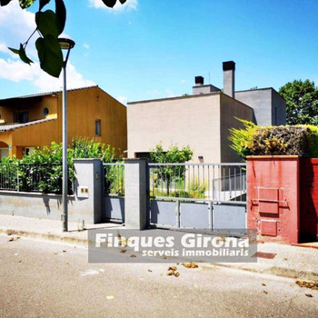 EINFAMILIENHAUS ZUM VERKAUF IN LA PERA