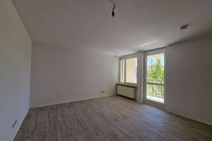 1000 € Wunschgutschein***Wohnen in Holzhausen*Frisch renovierte 2-Zimmer-Wohnung mit Balkon! – Walter-Markov-Ring 57, 4288 Holzhausen, Leipzig – Vorschaubild 2