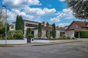 Stadtvilla mit Pool – Privatsphäre trifft Lebensqualität -
Ein Zuhause für höchste Ansprüche – Die vollständige Adresse der Immobilie erhältst du vom Anbieter., 76646 Bruchsal – Vorschaubild 24