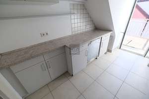 Helle 3-Zimmer-Dachwohnung mit Kachelofen, EBK und großer Dachterrasse in ruhiger Lage - Hohe Marter – Die vollständige Adresse der Immobilie erhältst du vom Anbieter., 90441 Hohe Marter, Nürnberg – Vorschaubild 9