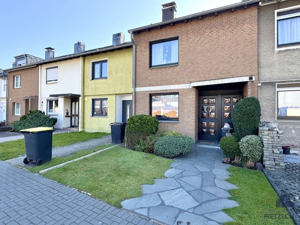 Gartenidylle trifft Wohnkomfort – Gepflegtes Reihenmittelhaus mit parkähnlichem Traumgarten & Teich