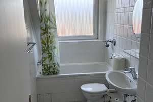 Dachgeschoßwohnung mit drei Zimmern und EBK in Lübeck – Ratzeburger Allee 100, 23562 Sankt Jürgen, Lübeck – Vorschaubild 4