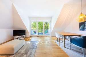 Möbliertes Wohnen in Bestlage Herzogpark: Ruhig gelegene 2-Zi-Dachgeschosswohnung mit Dachterrasse! – 81679 Herzogpark, München – Vorschaubild 2