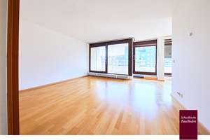Stuttgart-Botnang: Attraktive 3,5-Zi.-Wohnung im 6. OG, Terrasse/Loggia, Parkett & Einbauküche +++ – Belaustraße 18A, 70195 Botnang-Süd, Stuttgart – Vorschaubild 8
