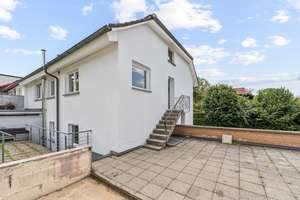 Teilmodernisiertes Zweifamilienhaus mit Terrasse, Garten, Doppelgarage und Ausbaupotenzial – Die vollständige Adresse der Immobilie erhältst du vom Anbieter., 79802 Dettighofen – Vorschaubild 17