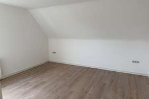 Dortmund-Aplerbeck , Schöne 3 1/2 Zimmer Dachgeschosswohnung – Die vollständige Adresse der Immobilie erhältst du vom Anbieter., 44287 Berghofen, Dortmund – Vorschaubild 5