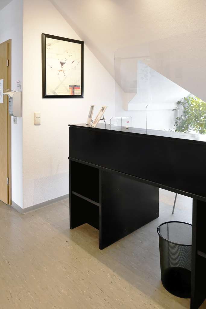 Immobilie in Kaufungen - Oberkaufungen/Bestlage Großzügige Etage mit Balkon und Fahrstuhl zur individuellen Nutzung - Bild 3