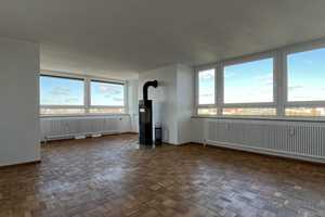 Helle 4-Zimmer-Wohnung mit Panoramablick und großem Balkon direkt am Wöhrder See in Nürnberg – Norikerstraße 19, 90402 Nürnberg – Vorschaubild 1