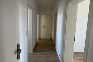 Schöne 3-Zimmer-Wohnung mit Erker und Balkon! – Wolfenbütteler Straße 6, 39112 Sudenburg, Magdeburg – Vorschaubild 2