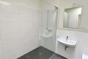 5-Zimmer Reihenhaus mit Terrasse - Wohnquartier im Stadtteil Burg – Gretelriede 40 D, 30419 Burg, Hannover – Vorschaubild 2