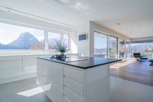 Architektur trifft Alpenblick: Exklusives Familiendomizil im Chiemgau mit Almhütte und Schwimmteich – Traunstein (Kreis) – Vorschaubild 9