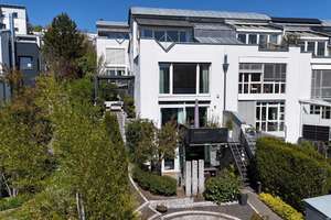 Exklusives Splitlevel-Reiheneckhaus in Top-Lage mit traumhaftem Garten - Nähe Uniklinikum
