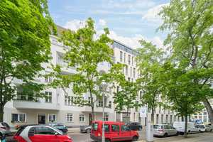 4-Zimmer-Altbau mit großem Sonnenbalkon, Parkett und Stuck zur Eigennutzung – Berlin – Vorschaubild 11
