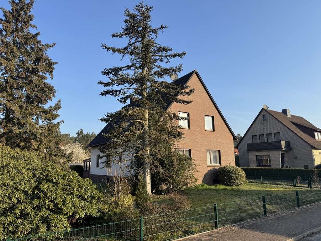 Immobilie in Steyerberg - Solides Haus, großer Garten, ruhige Lage - Bild 1