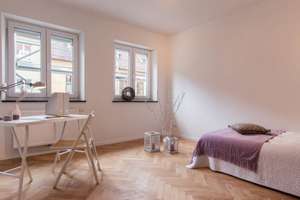 Rarität: 3 sonnige Zimmer mit Dachterrasse und 2 Bädern ggü. Fuggerei