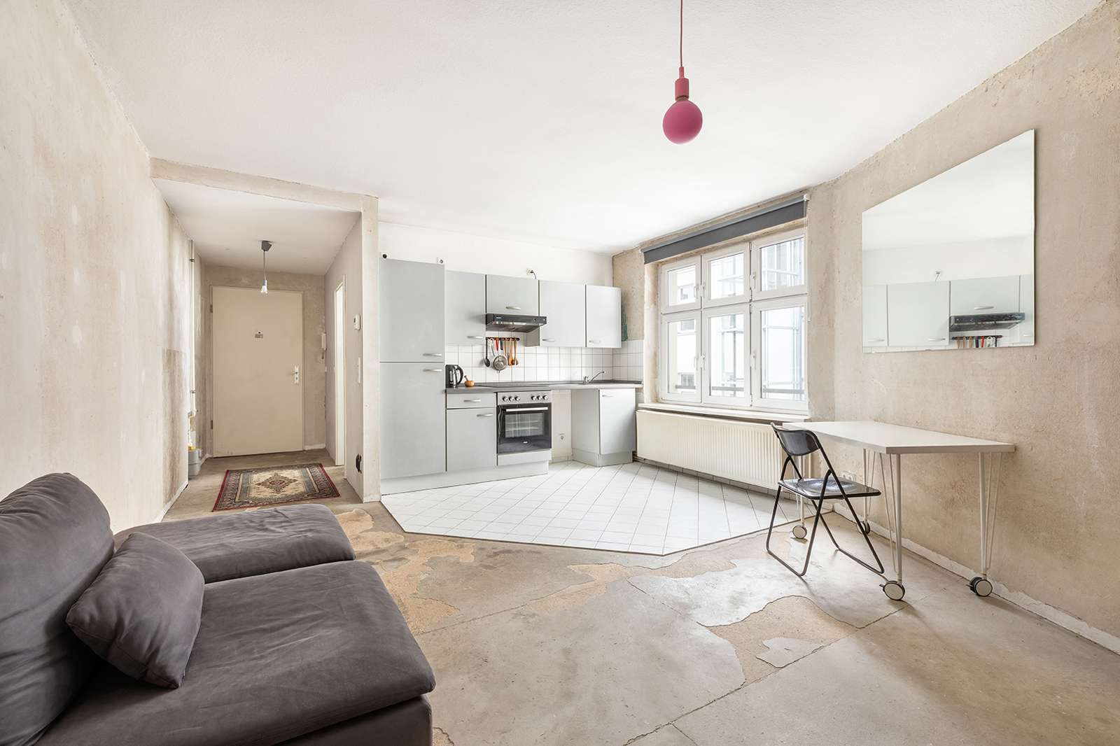 Thulestraße, nahe Helmholtzkiez: 1-Zimmer Altbauwohnung mit Potenzial, Tageslichtbad, Einbauküche, Berlin – Bild 1