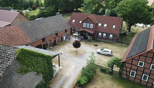 Bild von Es ist Zeit für einen Neustart - Großes Fachwerkhaus + Nebengebäuden auf ca. 5.300 m² Grundstück