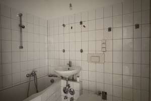 Saniertes Single-Apartment mit Balkon und Wannenbad - nur für EINE Person! – Kastanienallee 106, 12627 Hellersdorf, Berlin – Vorschaubild 4