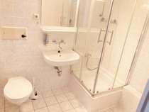 ... Bad mit Dusche