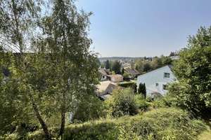 Wohnen auf zwei Ebenen: Gepflegte 3-Zimmer-Maisonettewohnung mit Loggia und Garage in Schönwald! – Die vollständige Adresse der Immobilie erhältst du vom Anbieter., 78141 Schönwald im Schwarzwald – Vorschaubild 9