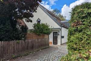 "Charmante 2 Zimmer Wohnung - Waldtrudering – Waldtruderinger Straße 15, 81827 Waldtrudering, München – Vorschaubild 1