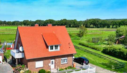 Bild von Grünes Idyll  - Wohnhaus mit 2 Wohneinheiten 