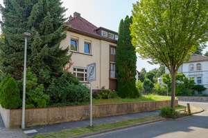 Klassischer Charme trifft Stadtnähe – großzügiges Einfamilienhaus in Herford – Die vollständige Adresse der Immobilie erhältst du vom Anbieter., 32052 Herford – Vorschaubild 1