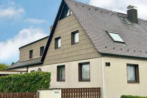 Charmante gepflegte Doppelhaushälfte mit großzügigem Garten in Augsburg-Bärenkeller – Die vollständige Adresse der Immobilie erhältst du vom Anbieter., 86156 Bärenkeller, Augsburg – Vorschaubild 1
