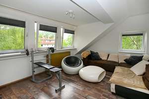 Helle sanierte 2-Zimmerwohnung mit Einbauküche in ruhiger Lage von Ricklingen...!