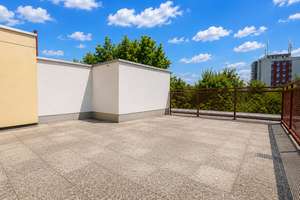 Lichtdurchflutete, ruhige & zentrale 4-Zi.-Dachterrassenwhg. mit 2 Balkonen in Garching b. München – Die vollständige Adresse der Immobilie erhältst du vom Anbieter., 85748 Garching bei München – Vorschaubild 2